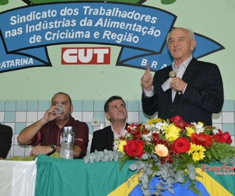 Ministro Manoel Dias e presidente da CUT, Vagner Freitas, prestigiam posse da direção do Sintiacr